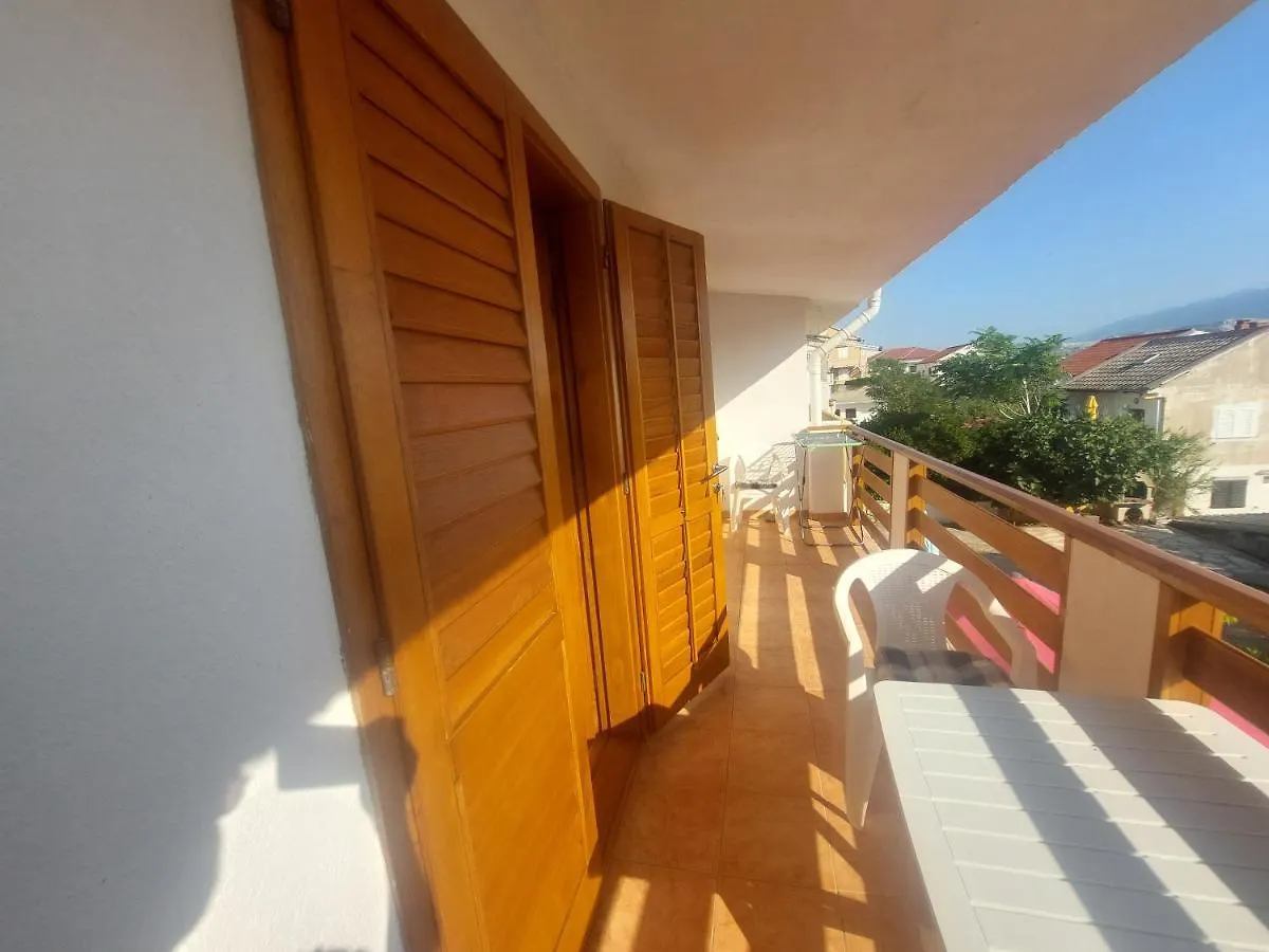 Studio-App Iva, Balcony With Sea View - 50 M From Beach Pag Town Daire